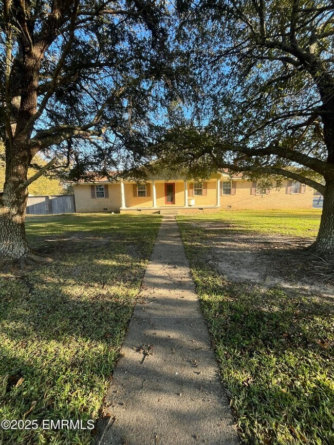 Photo - 607 Sookalena St