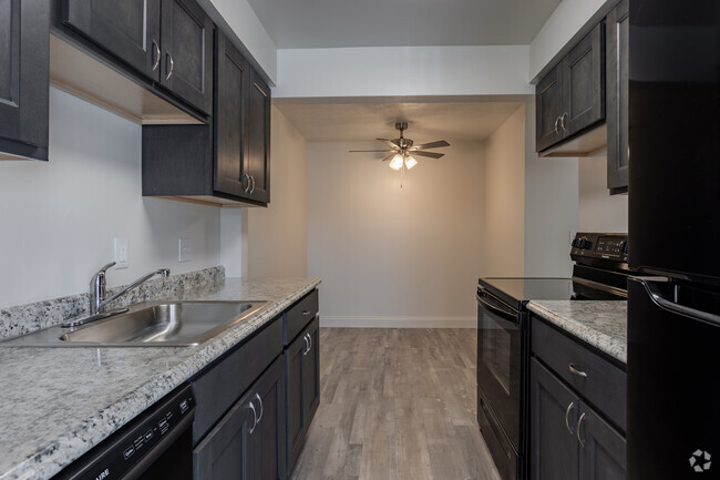 2BD, 2BA - Remodel 1,170 SQFT - Shadow Creek Of North Royalton Apartments