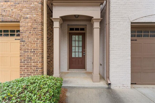 Photo - 318 Knelston Oak Dr NE