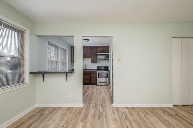 Photo - 6612 S St Lawrence Ave Unit 6612-1E