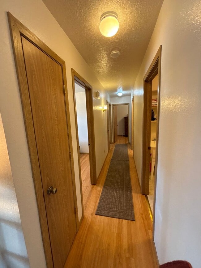 Photo - 213 Yukon Dr
