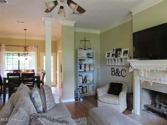 Photo - 407 Hemlock Dr