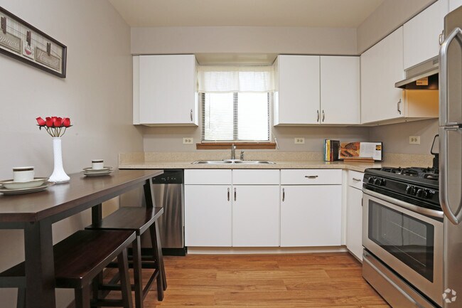2 BR, 2 BA - Kitchen