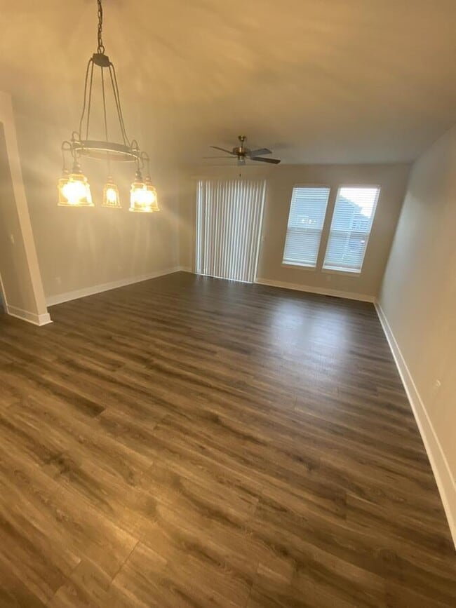 Photo - 265 Farmstead Dr E