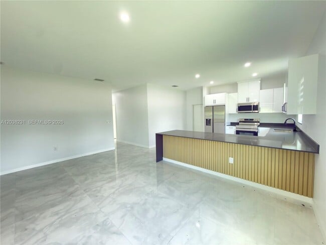 1111 Gunby Ave S
