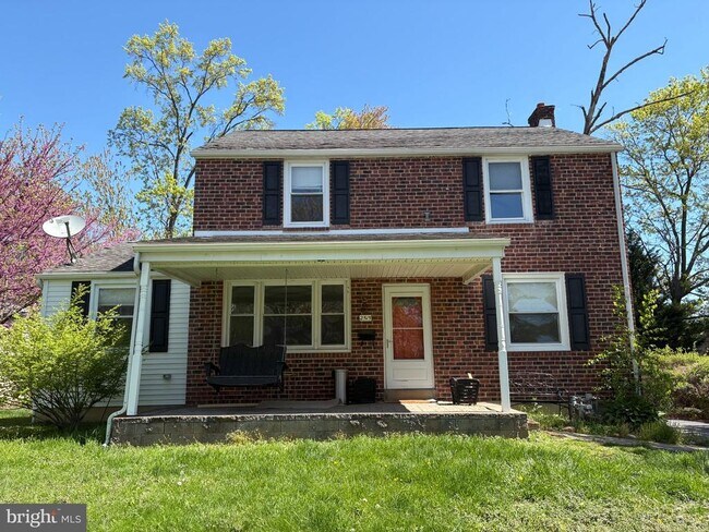 Building Photo - 2515 Woodleigh Rd