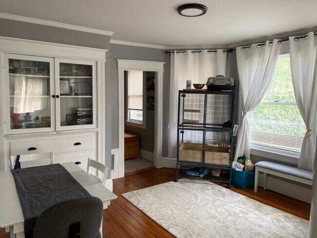 Photo - 77 Lombard Ave Unidad 2