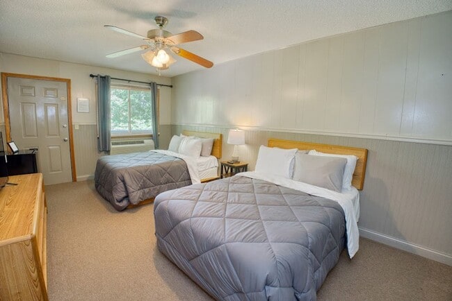 Photo - Fully Furnished Studio Apartment in Eddyville Unit 11