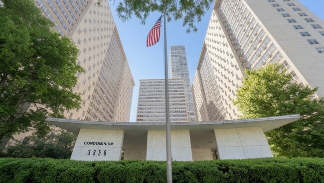 Building Photo - 3950 N Lake Shore Dr Unit 2103A