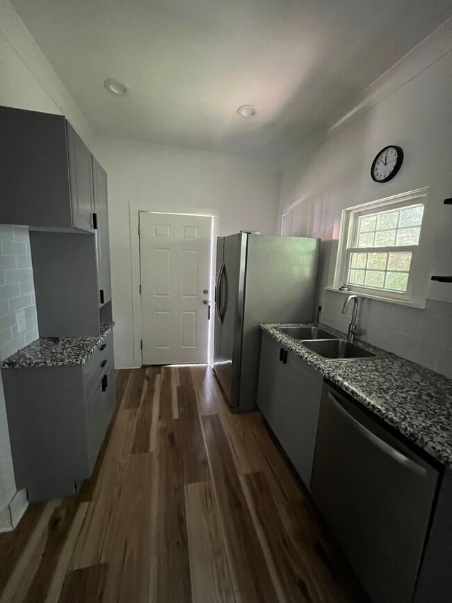 Photo - 1/1 Duplex Waco