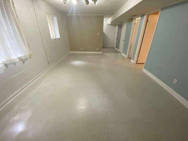 Photo - 206 Oleander Rd