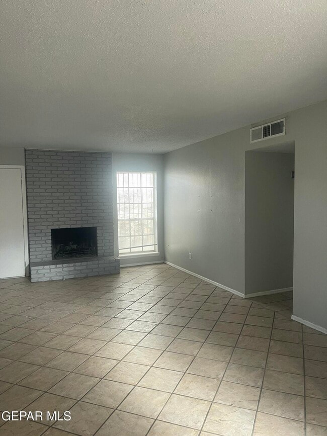 Photo - 8614 Mettler Dr