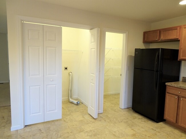 Photo - 346 Alexandria Ct