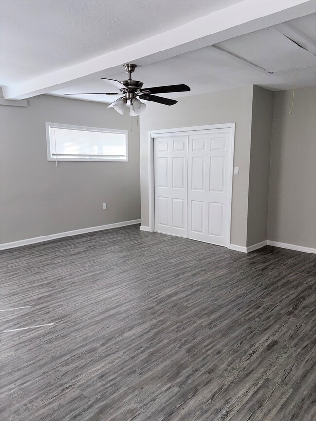 Building Photo - 3700 4th St