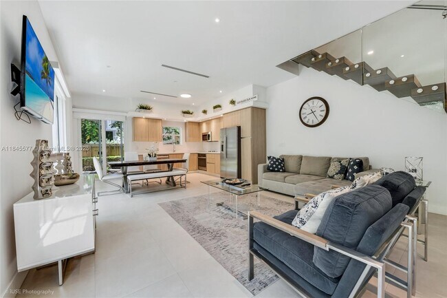 Photo - 2868 SW 33rd Ct