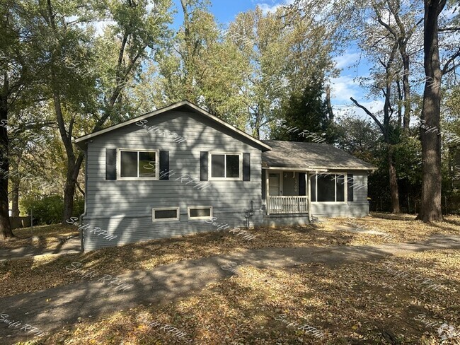 Building Photo - 3700 E 98th Terrace Rental