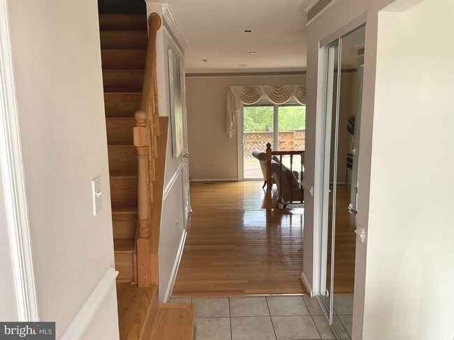 Photo - 1027 Travis Ln