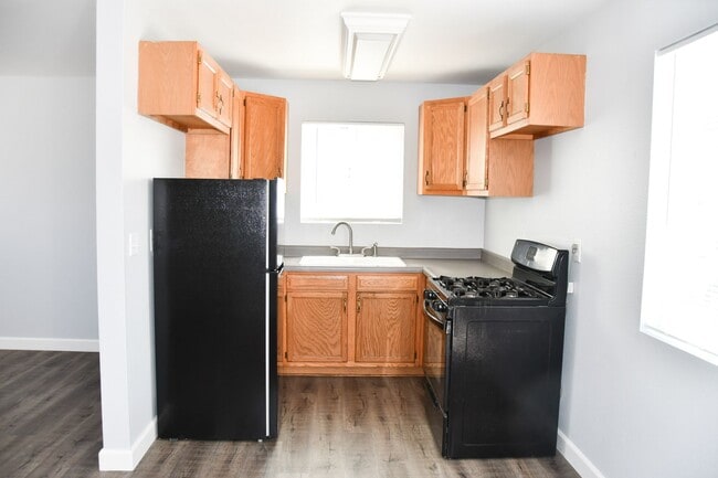 Photo - 155 N Bitterbush St