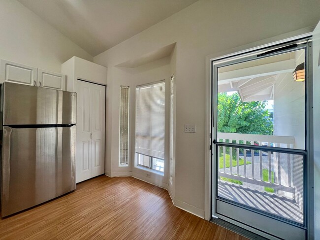 Unfurnished 3 bedroom 2 bath condo (top fl... - Unfurnished 3 bedroom 2 bath condo (top fl... Unit GG201