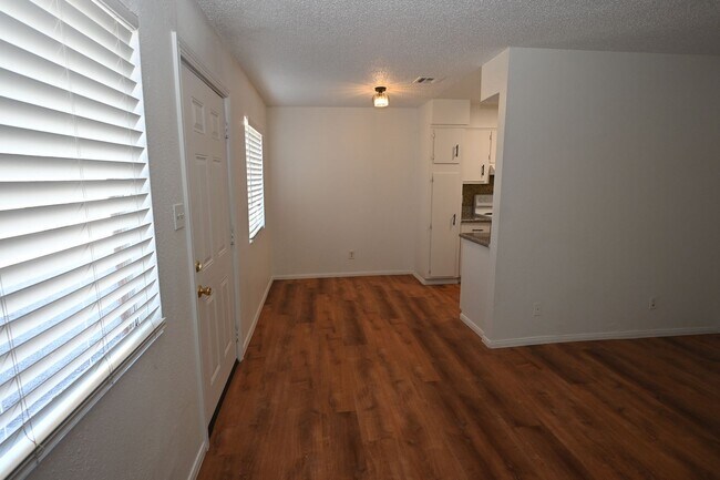 Photo - 2608 E Mesquite Ave Unidad #3