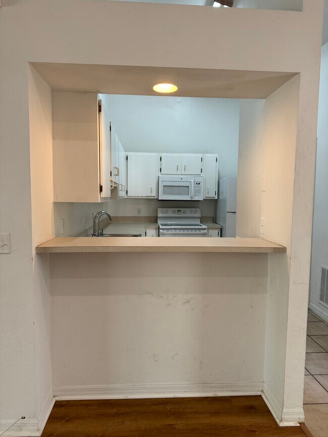 Photo - 4700 SW Archer Rd Unidad A1