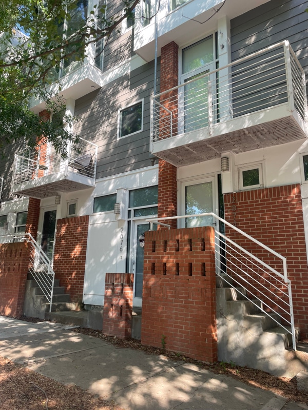 Building Photo - 2076 Euclid Ave Rental