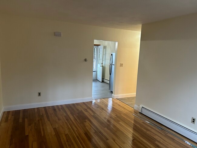 Living room - 180 Johnson St Unidad 180 Johnson St #1