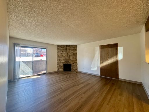 Photo - Lovely 1 Bedroom, 1 Bathroom Lakewood Condo! Community POOL!!!
