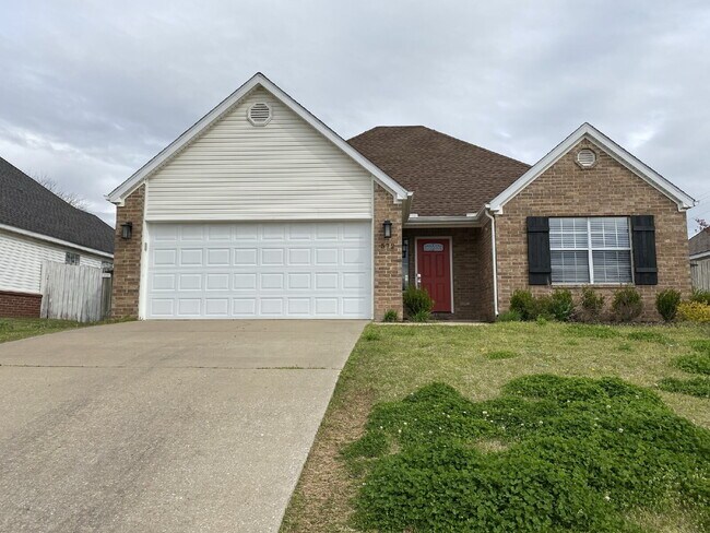 Building Photo - 572 Branchwood Ave