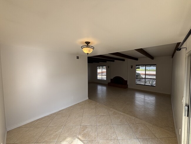 388 Hilltop Dr