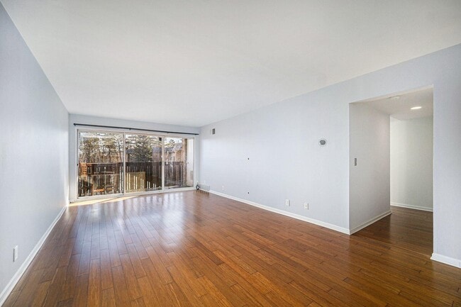 Photo - 1325 S Maple Rd Unit 201