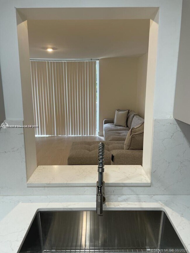 Photo - 1720 NW N River Dr Unit 503