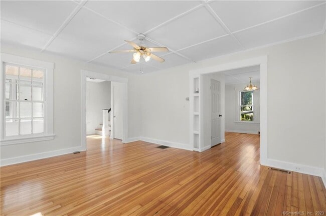 Photo - 22 Sycamore Ln