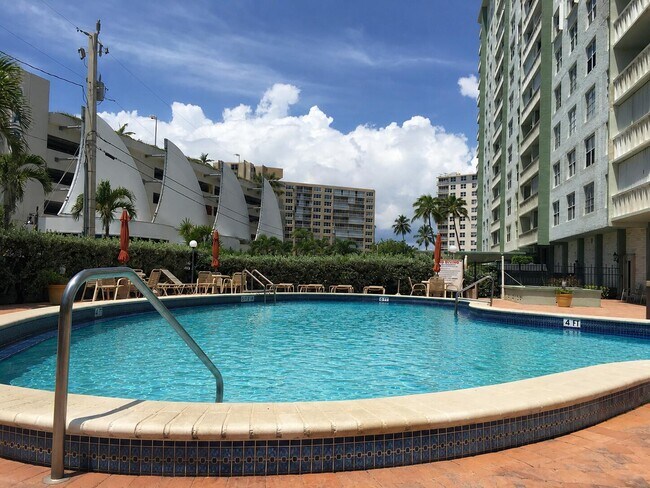 Photo - 305 N Pompano Beach Blvd Unit 606