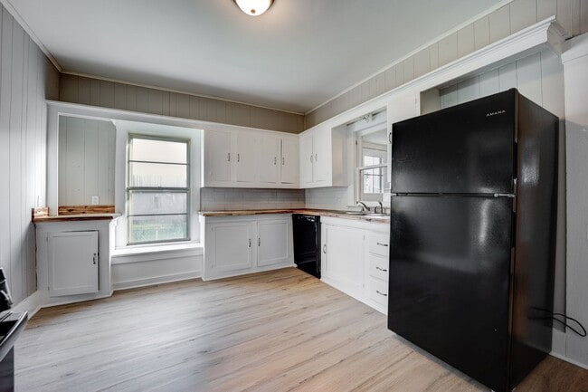 Photo - Freshly Updated 3 Bedroom House