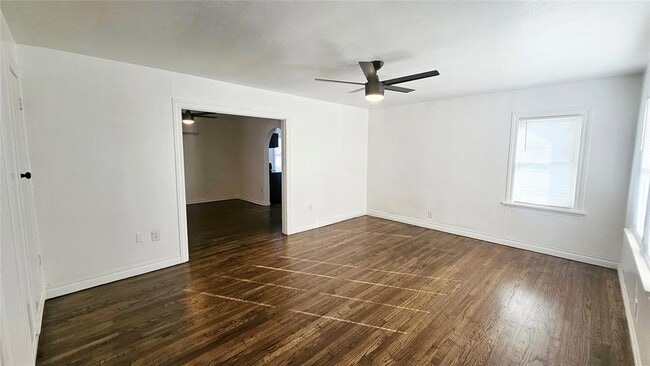 Photo - 205 Madison Ave NE