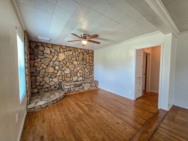 Photo - Cute 2 bedroom & 1 bath Home in Shawnee!
