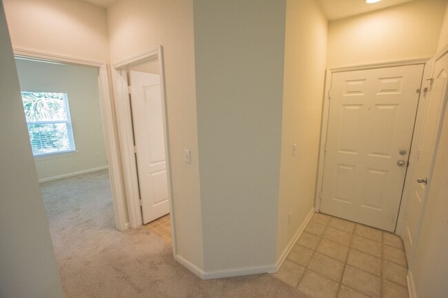 Lovely 2-bedroom, 2-bath condo available f... - Lovely 2-bedroom, 2-bath condo available f...