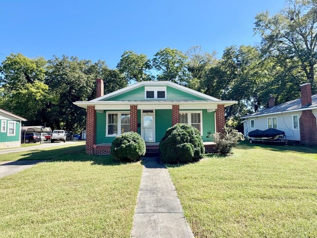 Come Check Out This Adorable Home! - Come Check Out This Adorable Home!