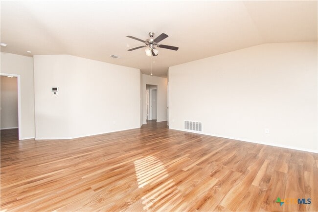 Photo - 2319 Pintail Loop