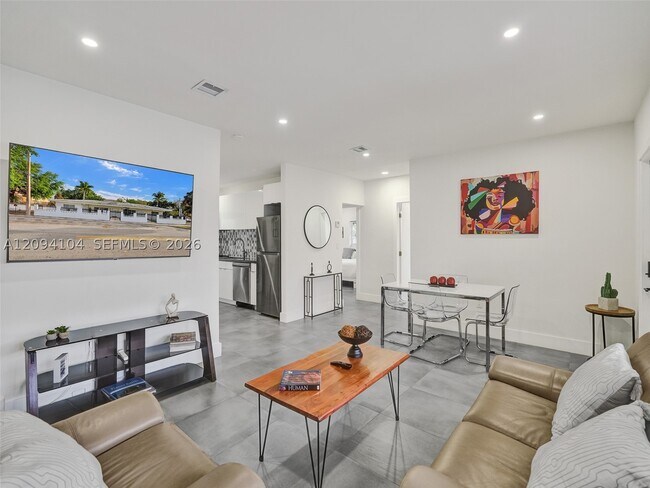 500 NE 66th St Unit 1