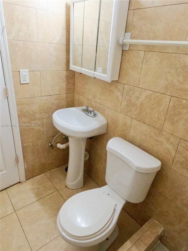 Photo - 1120 NW 64th St Unit B Side