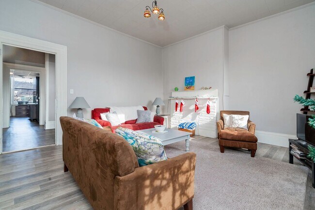 2353 Sidney St Unit 2