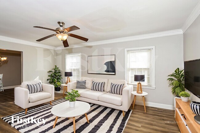 Photo - 1567 Mayflower Ave SW