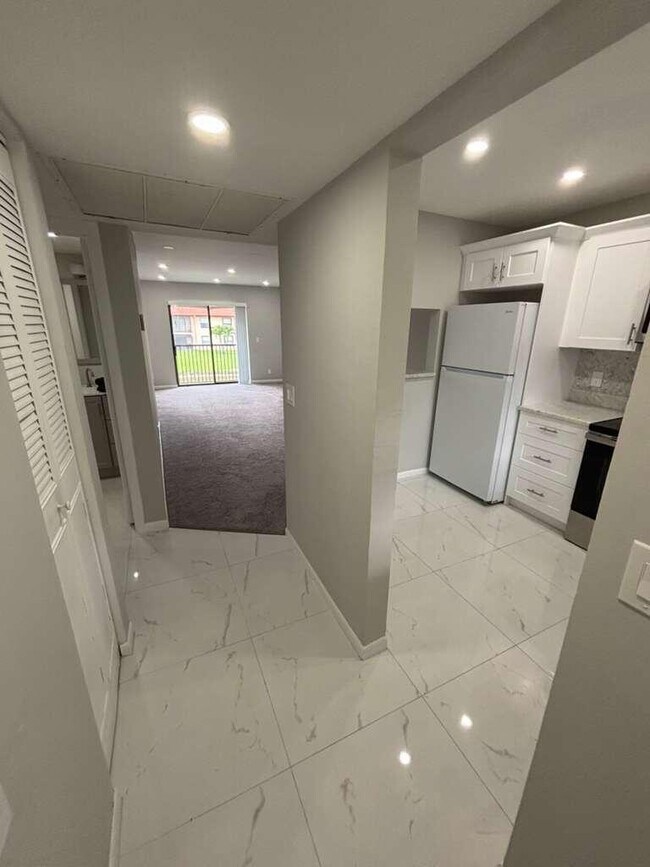 21913 Lake Forest Cir Unit 201