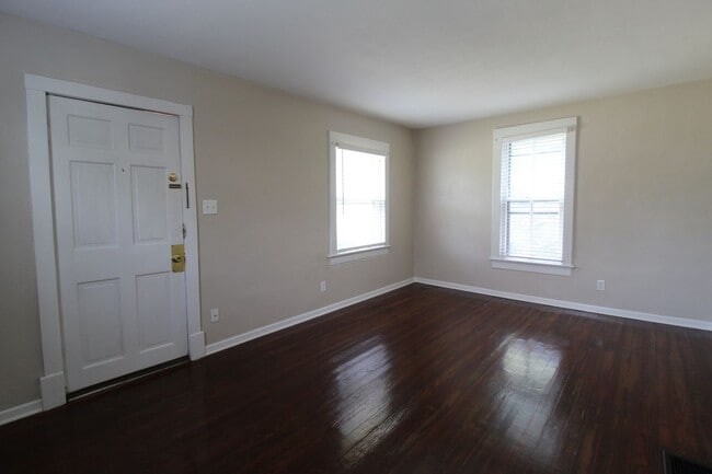 Photo - November Free On This Updated 1 Bedroom 1 ...