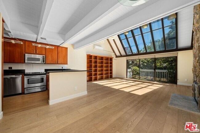 Building Photo - 33 Reef St Unit 2 Rental