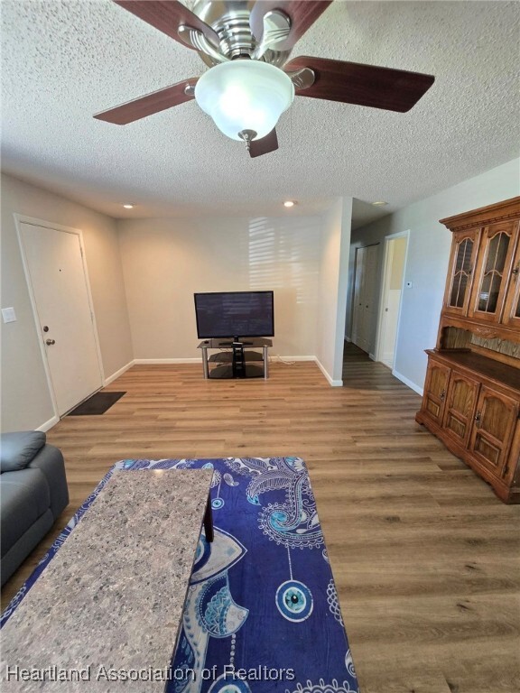 Photo - 103 Robin Ave