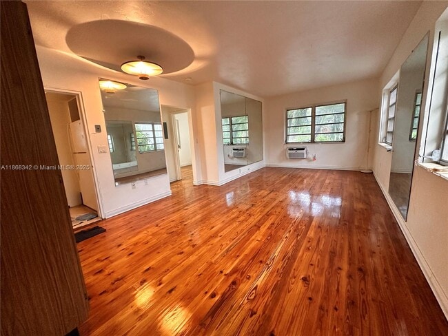 Photo - 4740 Pine Tree Dr Unit 20