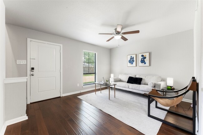 Photo - 9130 Vogue Ln Unidad B